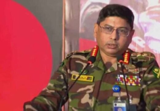 সতর্ক করছি, হানাহানি বন্ধ না করলে স্বাধীনতা সার্বভৌমত্ব বিপন্ন হবে: সেনাপ্রধান