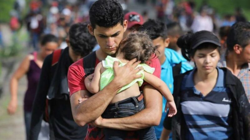 যুক্তরাষ্ট্রে অভিবাসীদের কেন সবসময় পরিচয়পত্র সঙ্গে রাখতে হবে