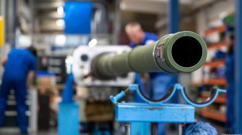 বিশ্বে সামরিক ব্যয় রেকর্ড বেড়ে ২.৭ ট্রিলিয়ন ডলার