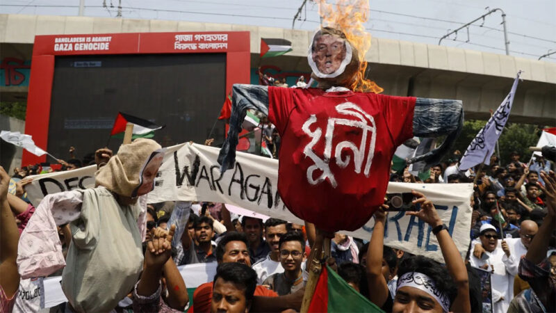 গাজায় ইসরায়েলি আগ্রাসন : প্রতিবাদে সামিল বাংলাদেশ