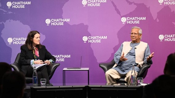 সংস্কার জনগণের হাতে ছাড়েন না কেন? ইউনূসের জবাব ‘তারা টাকা খেয়ে ভোট দেয়’