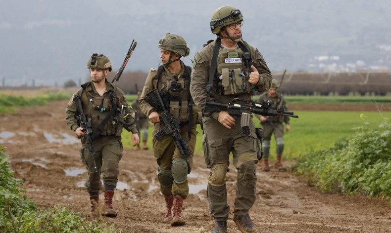 ইরানে নজিরবিহীন হামলা: এত বড় সিদ্ধান্ত এখন কেন নিল ইসরায়েল?