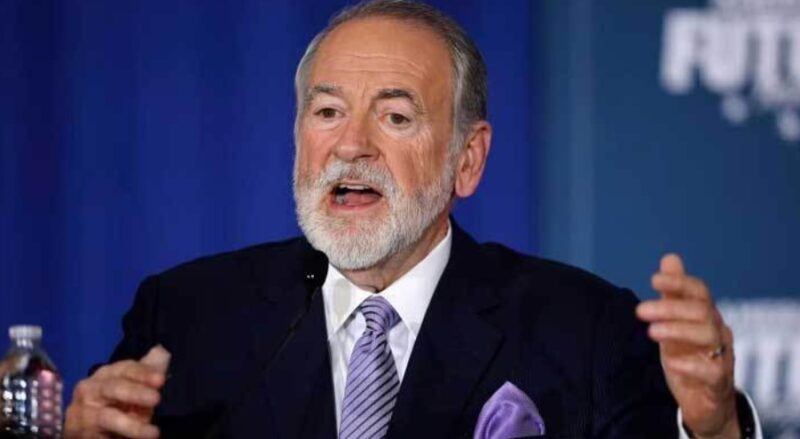 ইসরায়েলে ইরানের হামলা : বার বার কেনো জায়গা বদল করেন মার্কিন দূত?