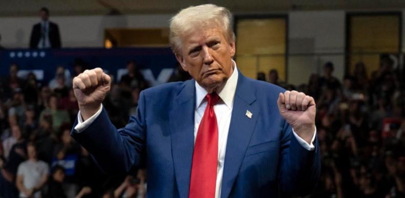 ট্রাম্পের ঘোষণা : ইরানের আকাশ পুরোপুরি নিয়ন্ত্রণে, খামেনিকে এখন হত্যা নয়