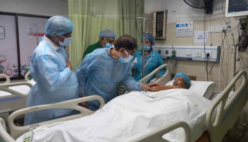 ফরিদা পারভীনকে দেখতে হাসপাতালে মির্জা ফখরুল, চিকিৎসার জন্য দুই উপদেষ্টাকে ফোন