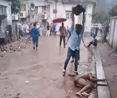 পুরান ঢাকায় প্রকাশ্যে পাথর মেরে ব্যবসায়ীকে হত্যা: কেন এই নৃশংসতা