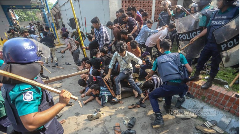 ‘চাপে’ থাকা সরকার সমর্থন খুঁজছে, বিপদে পড়লেই ‘ফ্যাসিবাদ’ ফেরার ভয়