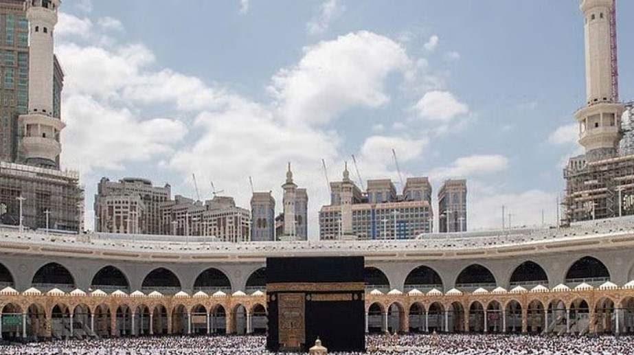 যেকোনো ভিসায় ওমরাহর অনুমতি দিল সৌদি আরব