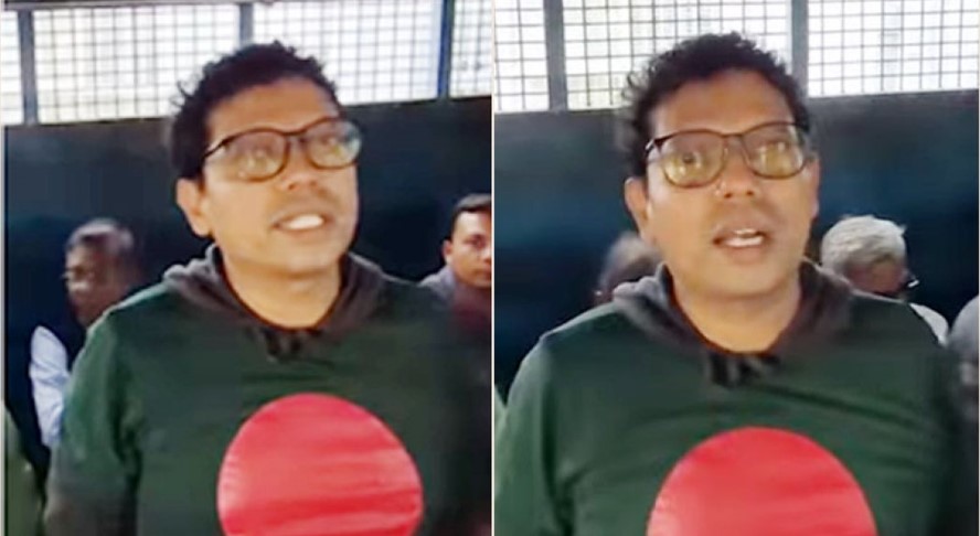 জাতীয় সংগীত গাইতে গাইতে প্রিজনভ্যানে ট্রাইব্যুনাল ছাড়লেন পলক