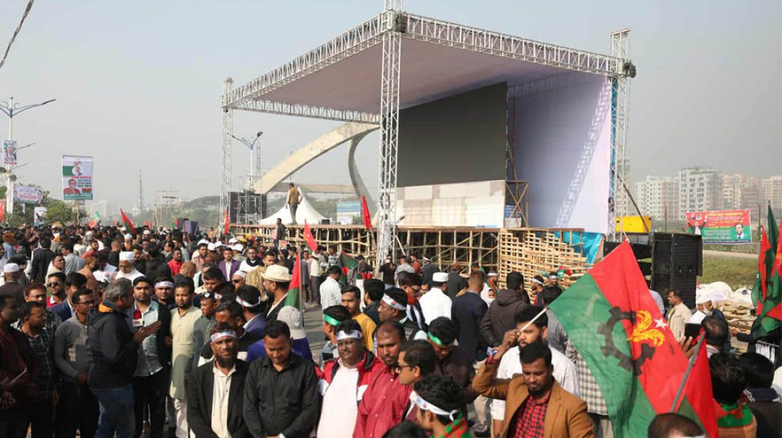 তারেক রহমানের সংবর্ধনা মঞ্চ প্রস্তুত, থাকছে ৯০০ মাইক, সারা দেশ থেকে আসছে কর্মী-সমর্থক