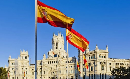 পাঁচ লাখ অভিবাসীকে বৈধ করবে স্পেন