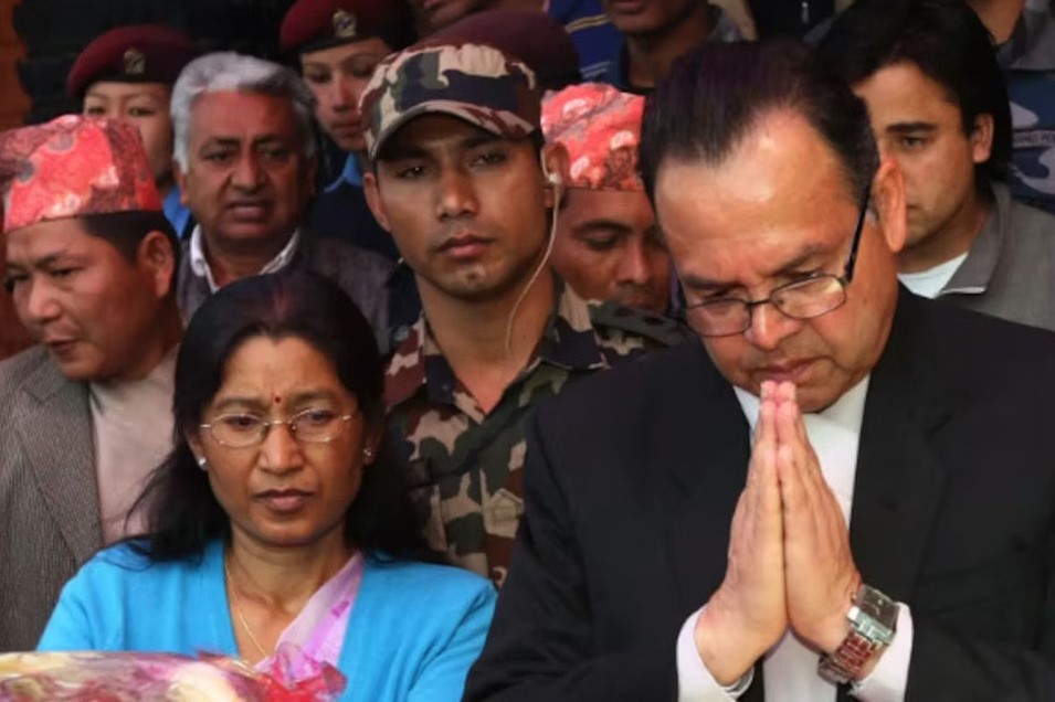 বিক্ষোভকারীদের আগুনে প্রাণ গেল নেপালের সাবেক প্রধানমন্ত্রীর স্ত্রীর