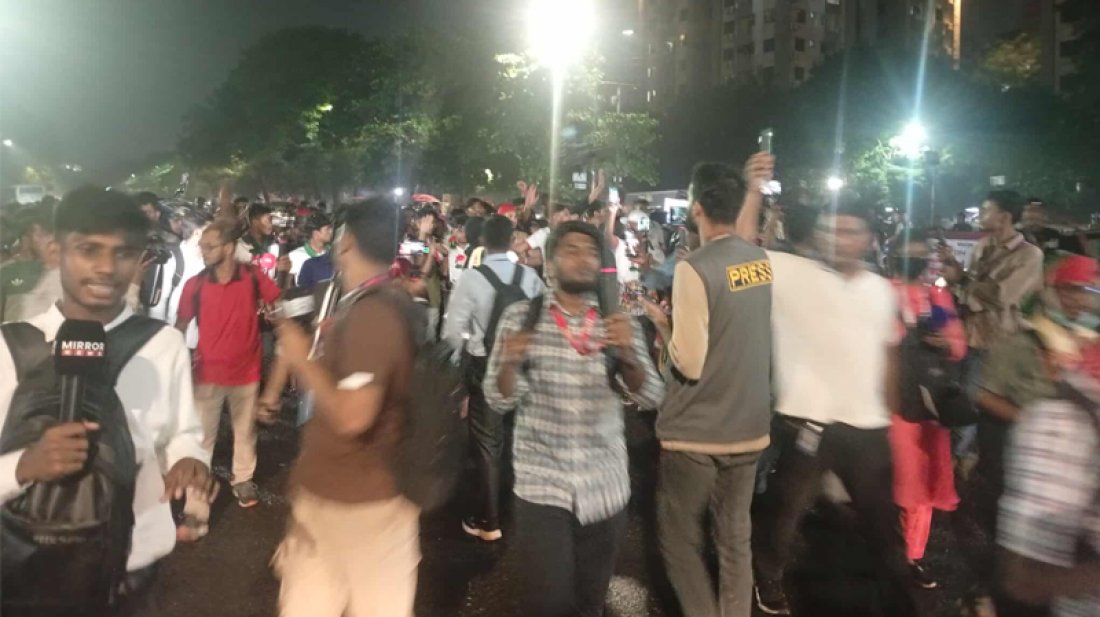 জুলাই সনদ বাতিলের দাবিতে সংসদ ভবনের সামনে বিক্ষোভ