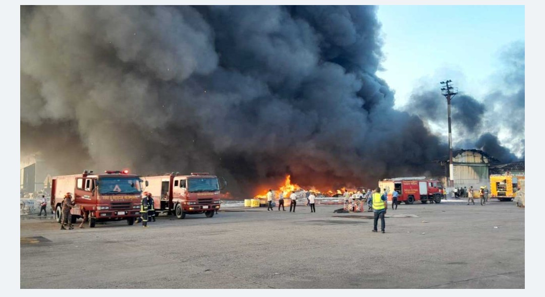 শাহজালালে আগুন লেগেছে ‘কুরিয়ার গুদাম থেকে’