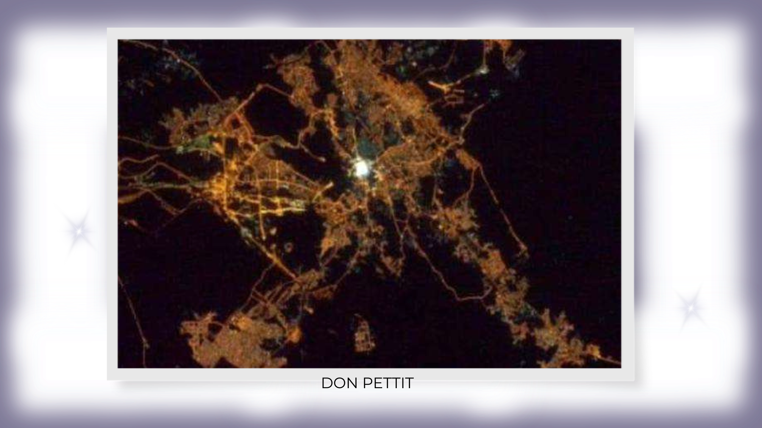 মহাকাশ থেকে পবিত্র  কাবা শরিফের উজ্জ্বল ছবি