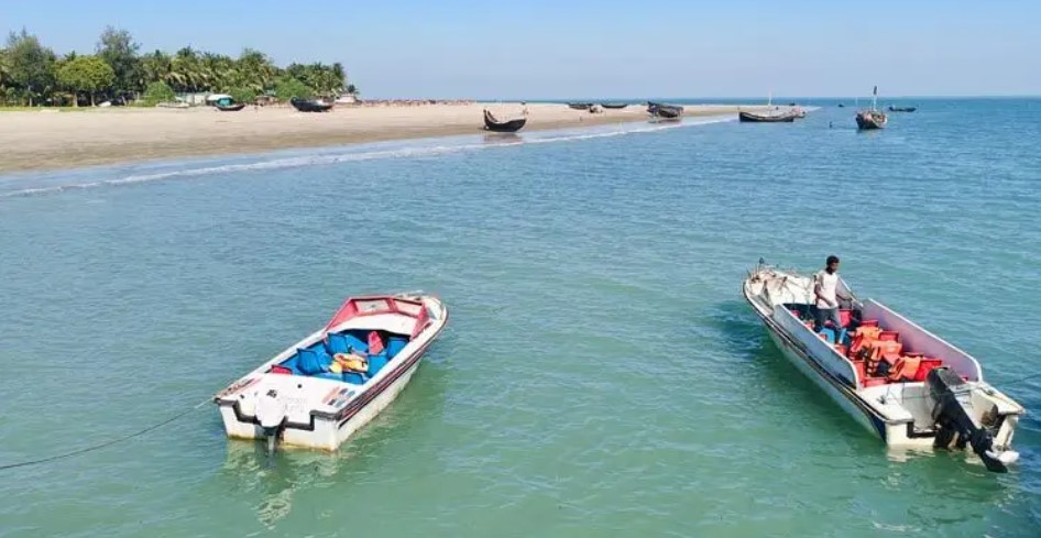 সেন্টমার্টিন থেকে ফেরার পথে স্পিডবোট ডুবিতে মা–মেয়ের মৃত্যু