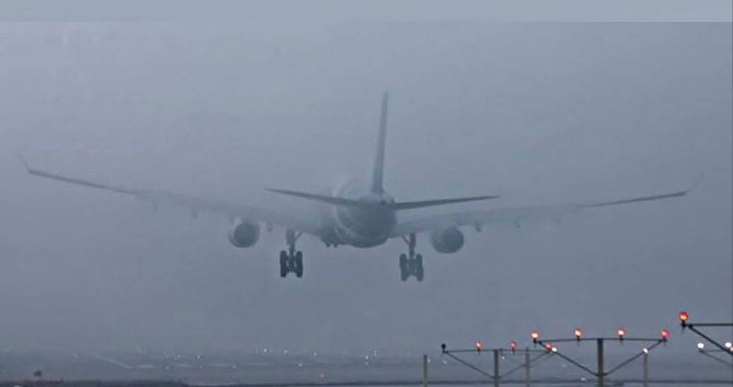 ঘন কুয়াশায় ঢাকায় নামতে না পেরে ফ্লাইট গেল কলকাতা, ব্যাংক