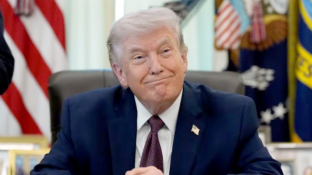 ইরানকে সময় দিতে যুদ্ধবিরতি বাড়ালেন ট্রাম্প, নৌ অবরোধ চলবে